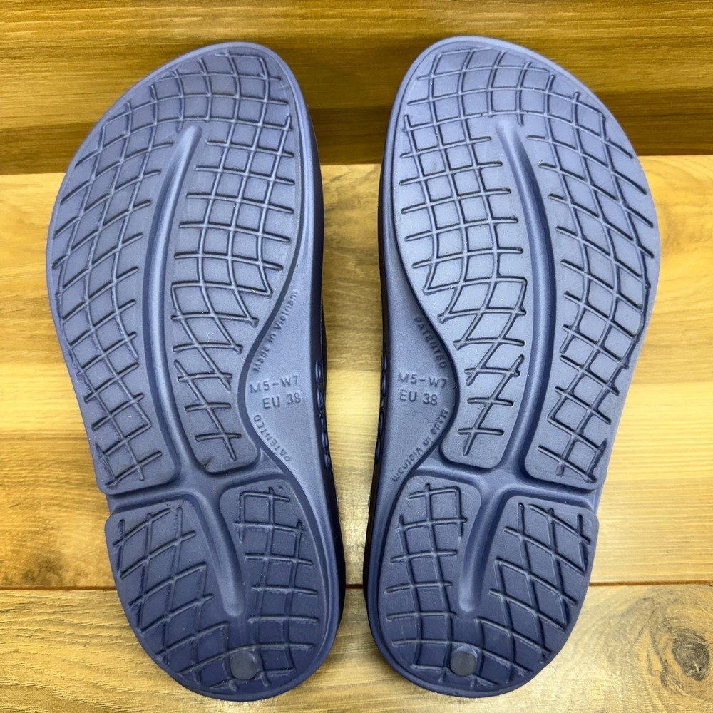 OOFOS Slide Sandals in Periwinkle Blue - Picture 9 of 11